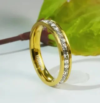 Anillo Titanio, chapado en Oro 18k Circonitas
