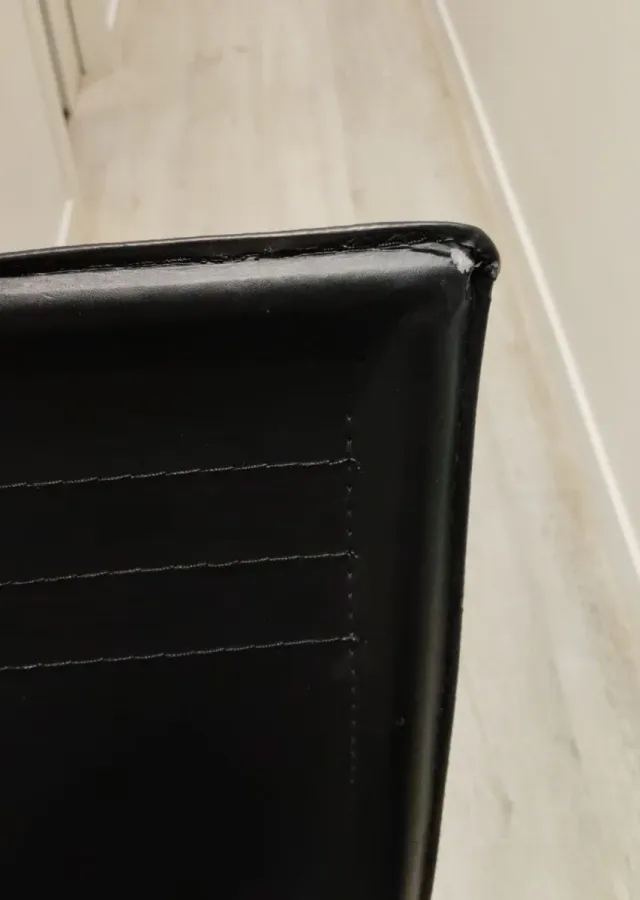 Sillas modernas, estructura robusta. (4 unidades)