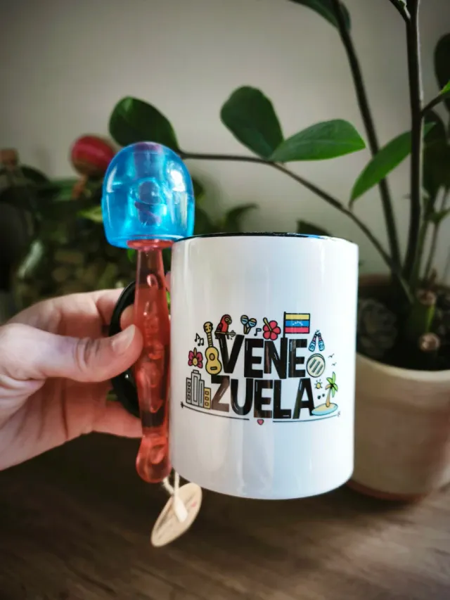 Taza Venezuela y Perinola