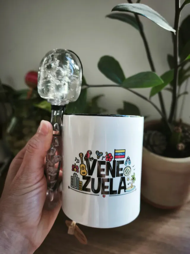 Taza Venezuela y Perinola