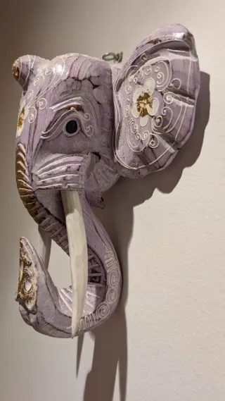 Elefantes decorativos de madera