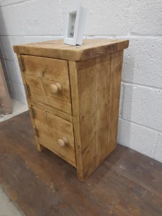 Mesitas Rústicas de noche hechas a mano en madera