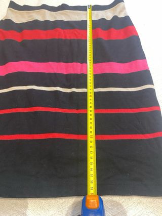 Falda de punto a rayas