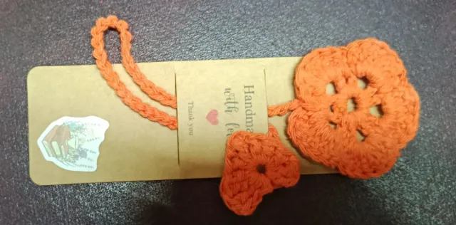 Marcapáginas crochet naranja