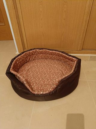 Cama para perro o gato marrón y rosa
