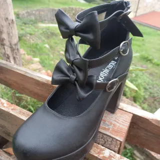 Scarpe con tacco plateau e fiocchi Tg 41