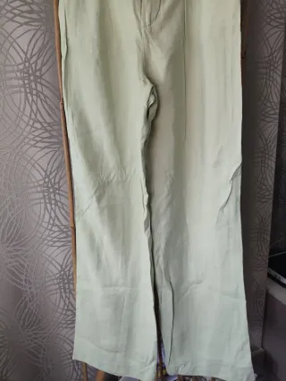 Pantalón Zara Verde Talla XS nuevo