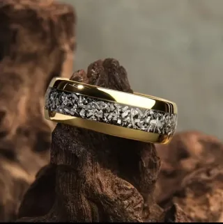 Anillo Espectacular con Onix Negra y Oro