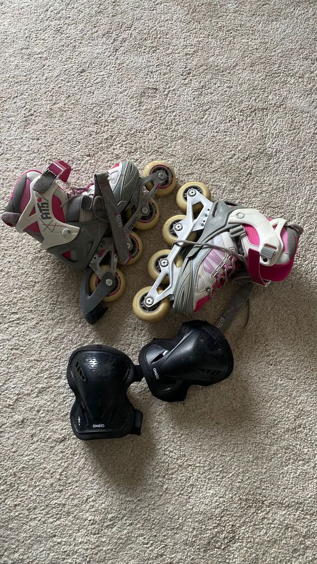 Patines en línea rosas y grises + protecciones