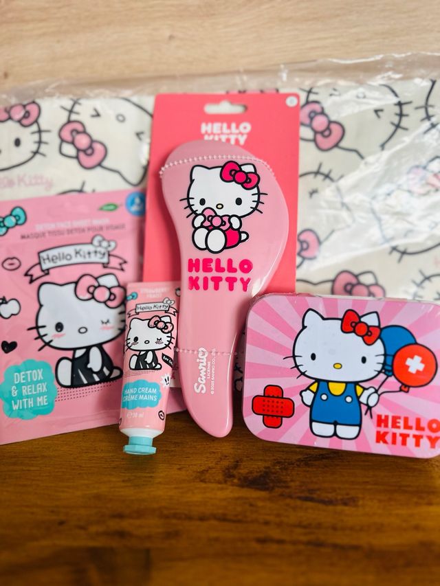 Set Hello Kitty: Caja, peine, crema y mascarilla