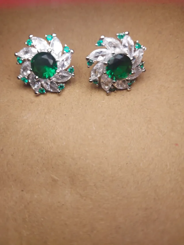 Pendientes Flor Cristales Verdes y Plateados