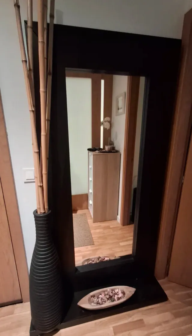 Espejo grande de madera negro