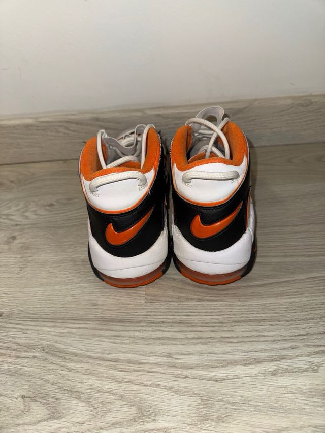 Nike Air More Uptempo 42,5 Negro/Naranja