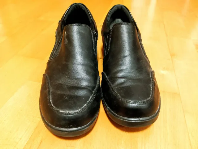 Zapatos negros de cuña