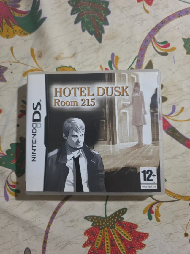 Hotel Dusk Room 215