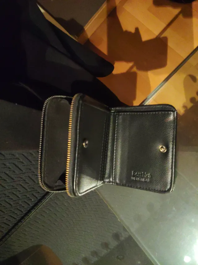 Cartera Bershka Menswear Negra