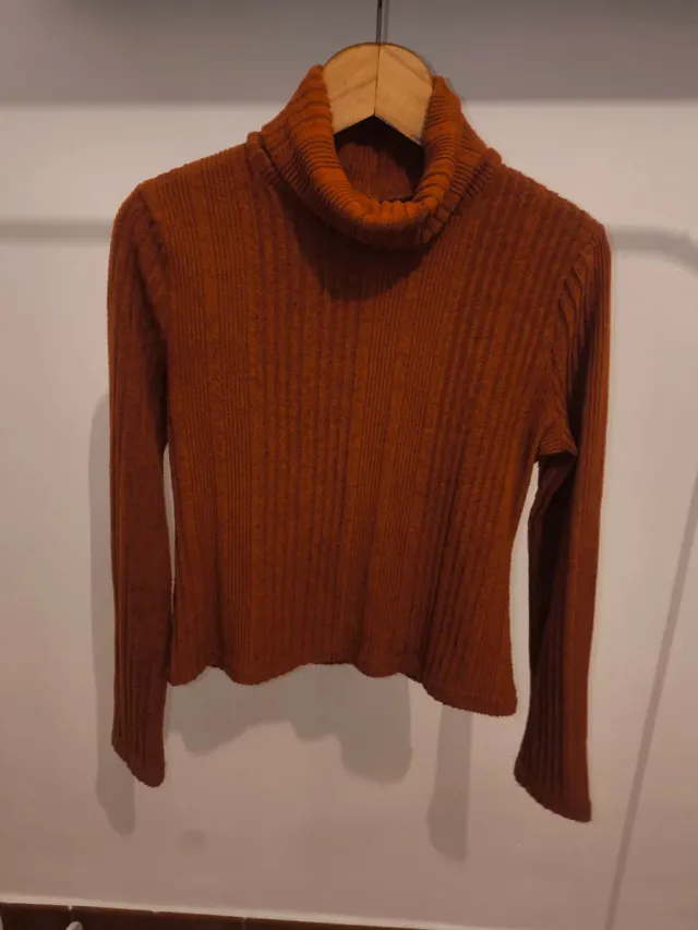 Jersey cuello alto marrón punto L