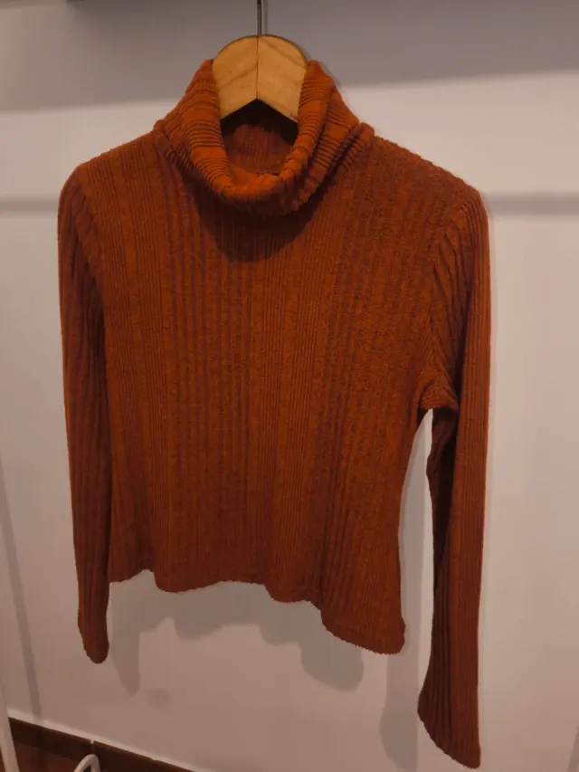 Jersey cuello alto marrón punto L