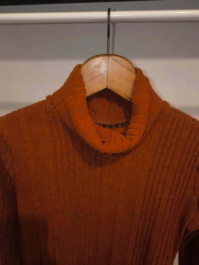 Jersey cuello alto marrón punto L