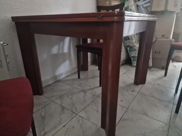 Mesa de comedor EXTENSIBLE, madera maciza + sillas