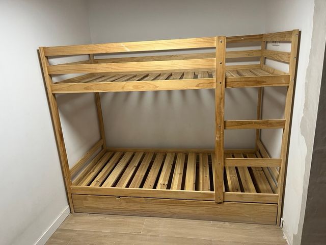Litera de madera Sklum con cama nido