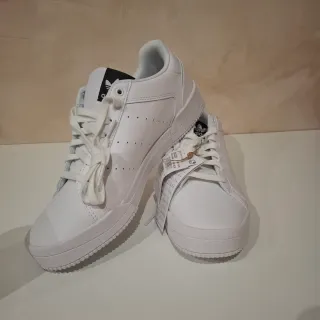 Zapatillas Adidas Court Touring Blancas