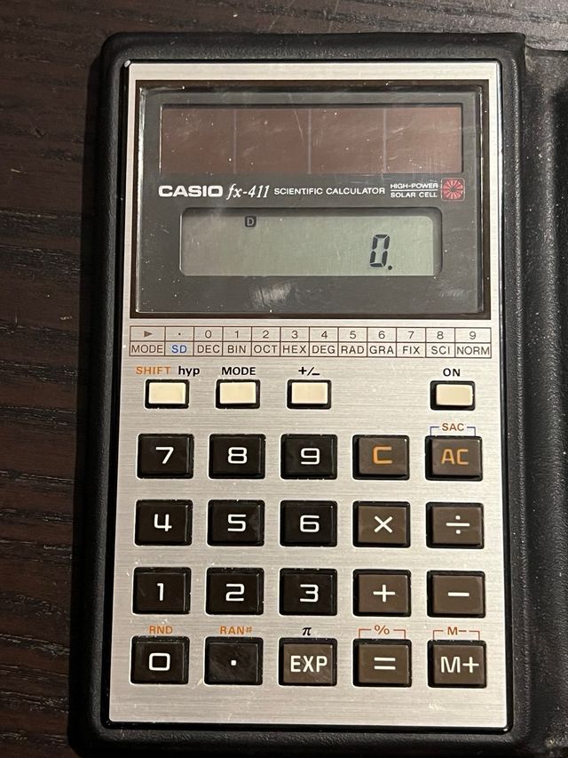 Calculadora Científica Casio fx-411 solar