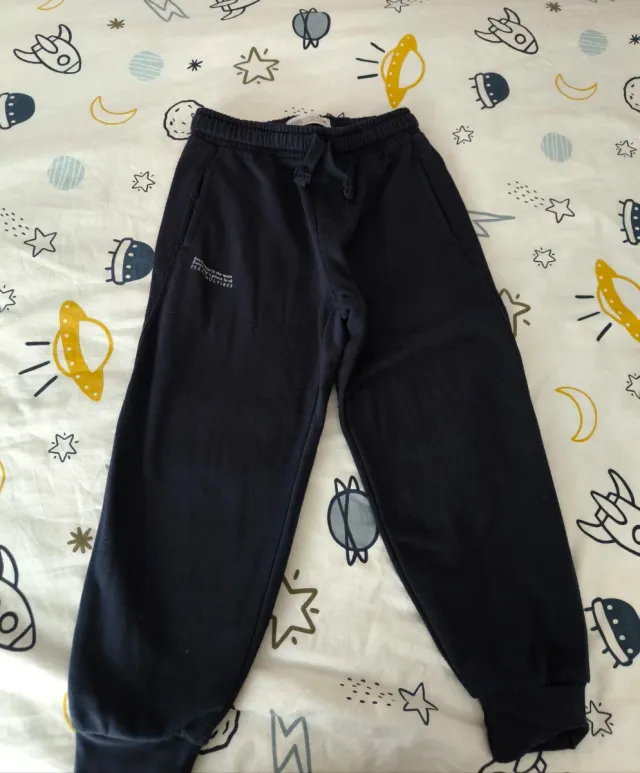 Pantalones deportivos azul marino zara talla 122