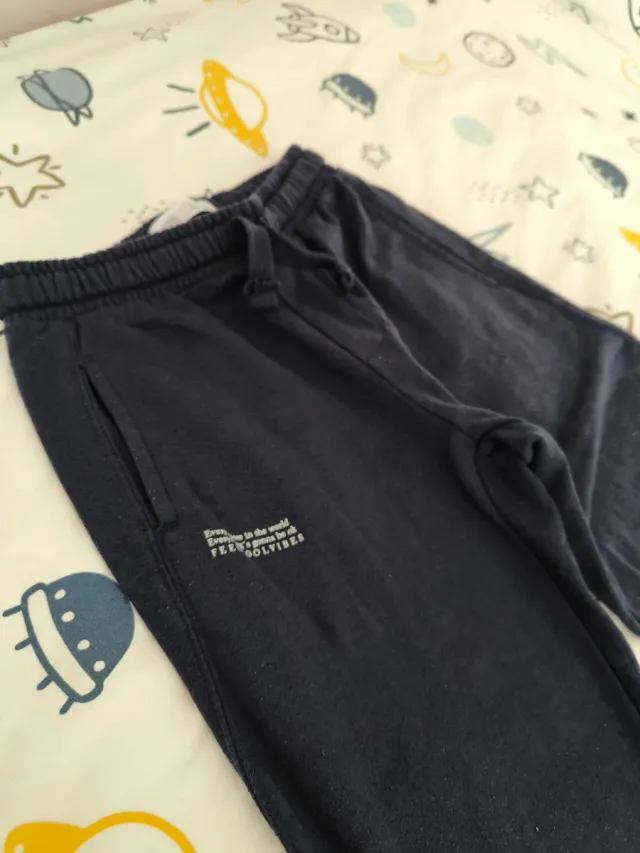 Pantalones deportivos azul marino zara talla 122
