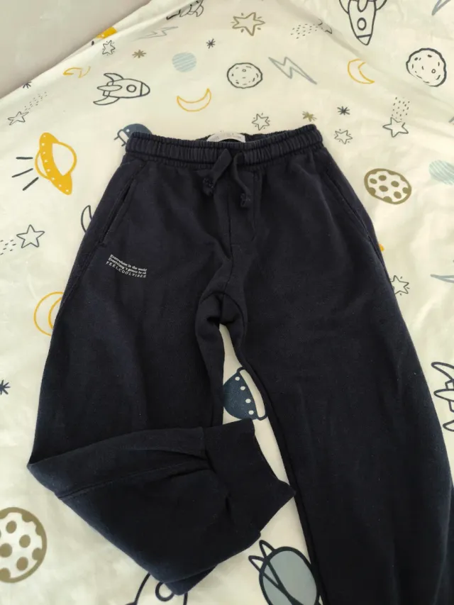 Pantalones deportivos azul marino zara talla 122