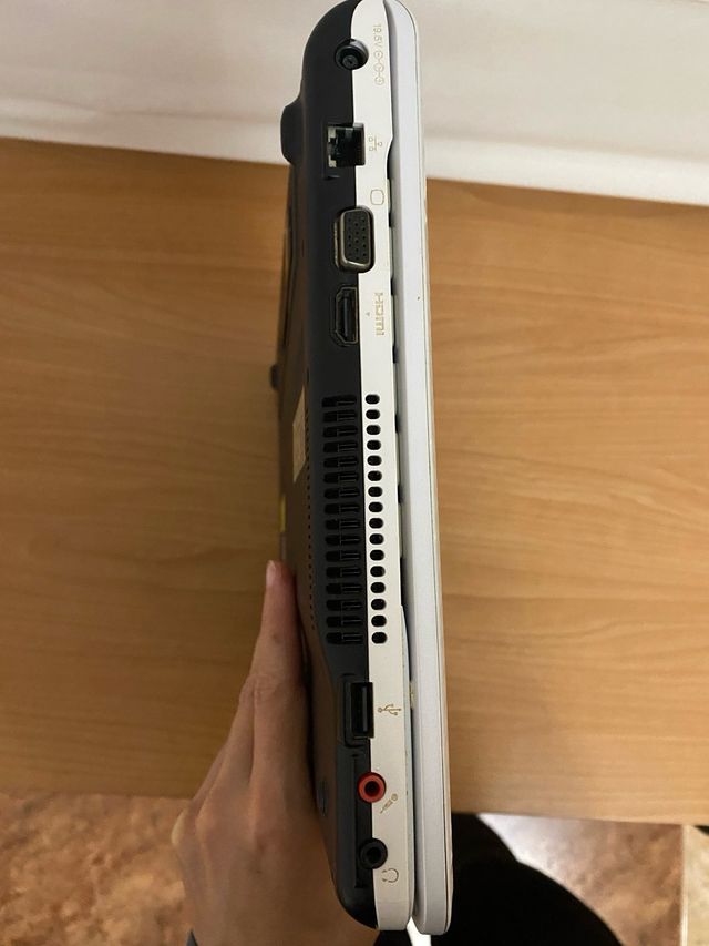 Portátil Sony VAIO Blanco con cargador original