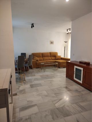 Piso céntrico con garaje y trastero c/maestro