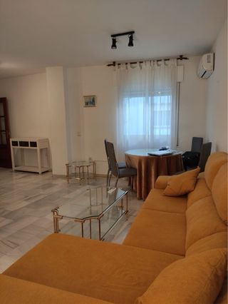 Piso céntrico con garaje y trastero c/maestro