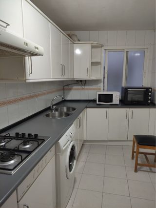 Piso céntrico con garaje y trastero c/maestro