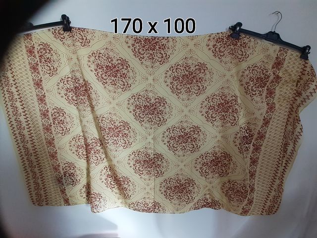 Foulard giallo con fantasia bordeaux