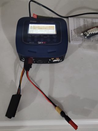 Barco cebador Vroyal con sonda y GPS