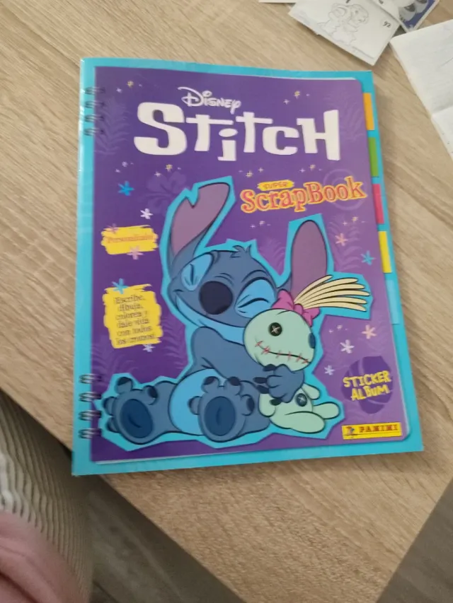 Intercambio Faltas Stitch scrapbook.
