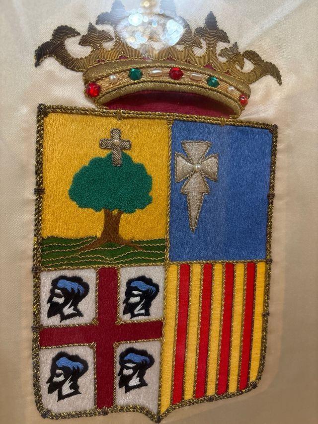 Escudo de Aragón bordado a mano