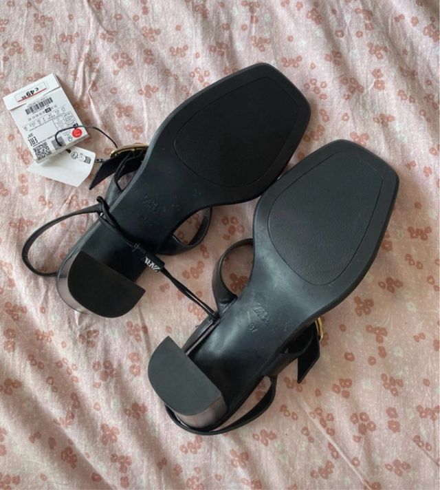 Sandalias Zara Piel Tacón Hebilla Negra
