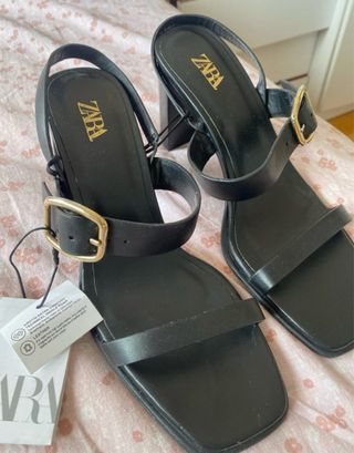 Sandalias Zara Piel Tacón Hebilla Negra