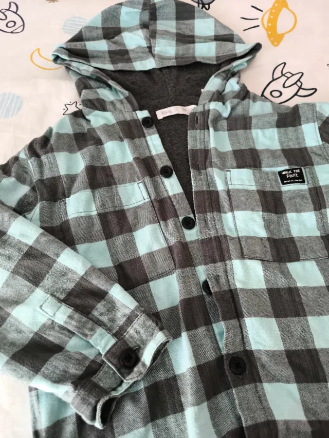 Camisa de cuadros  muy calentita  de zara talla110