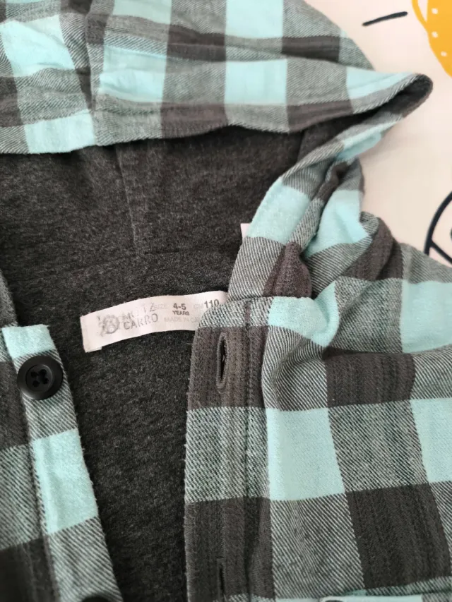 Camisa de cuadros  muy calentita  de zara talla110