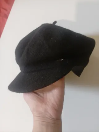 Basco donna Riotlily lana nero misura da 55 57 cm.