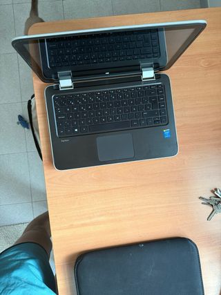 Portátil HP Táctil i5 8GB RAM 500GB SSD 2 por 1