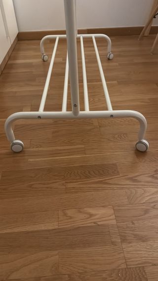 Porta abiti in metallo bianco