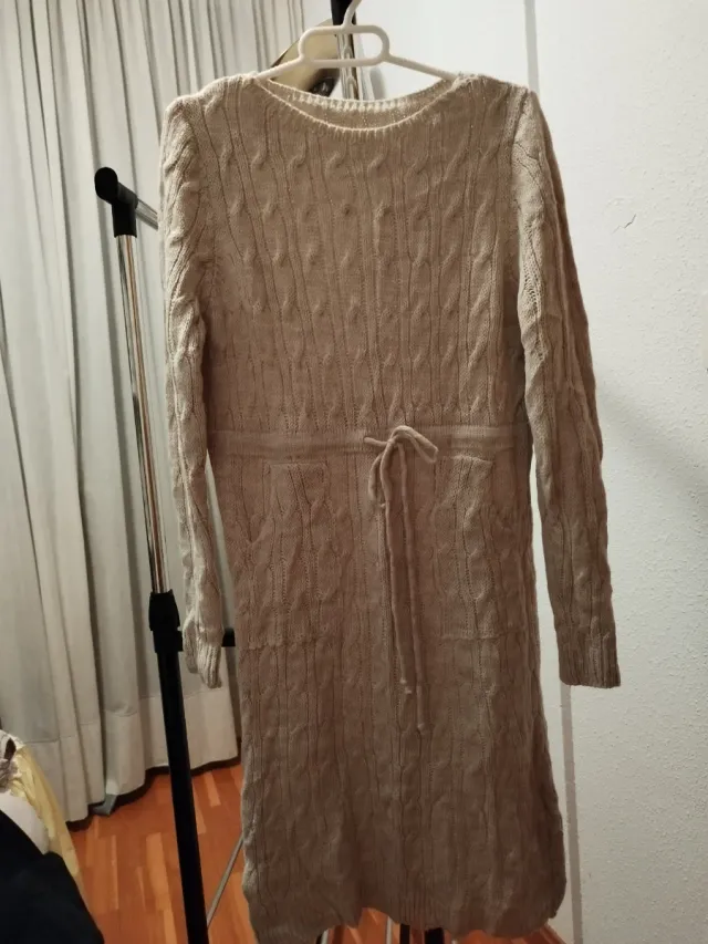 Vestido jersey trenzado beige