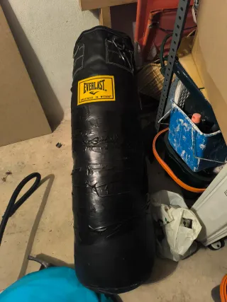 Saco de boxeo Everlast negro