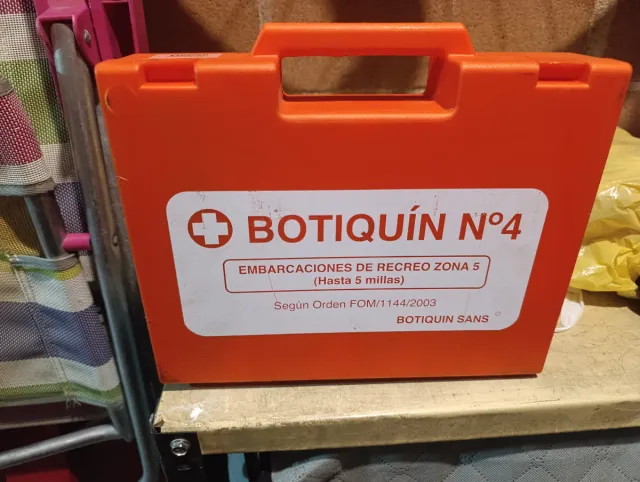 Botiquín náutico N°4 (Embarcaciones recreo)