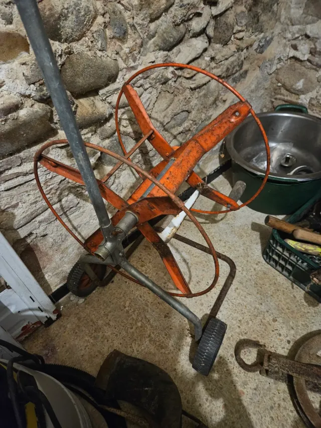Carrete antiguo para manguera
