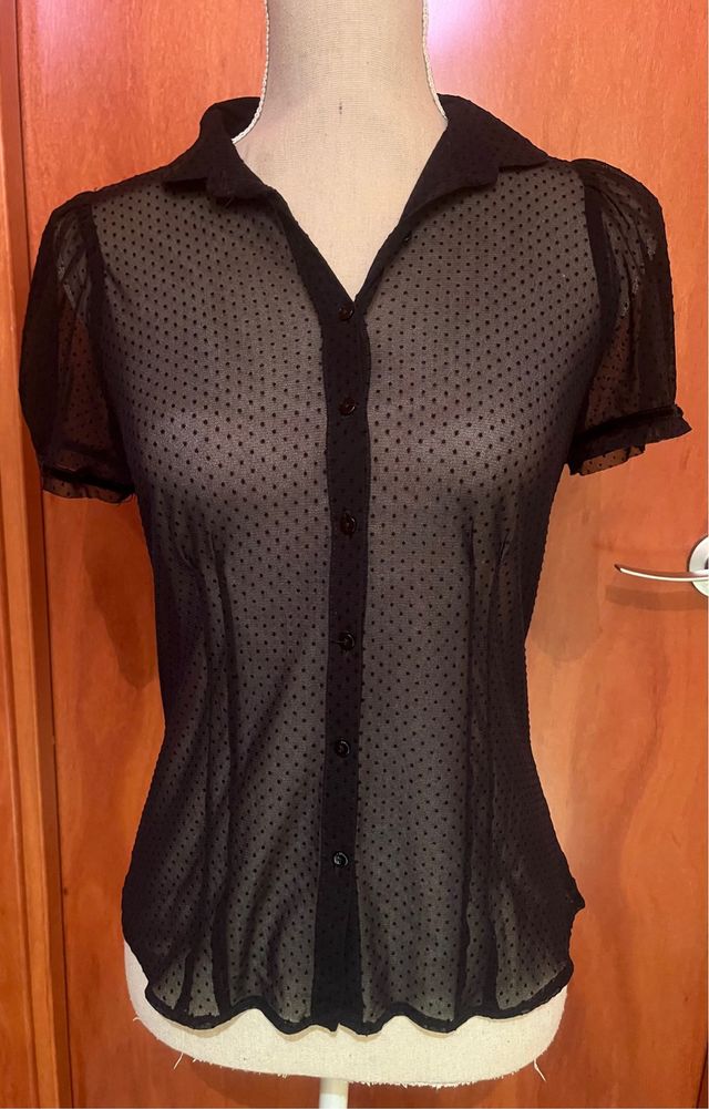 Blusa Zara transparente lunares manga corta